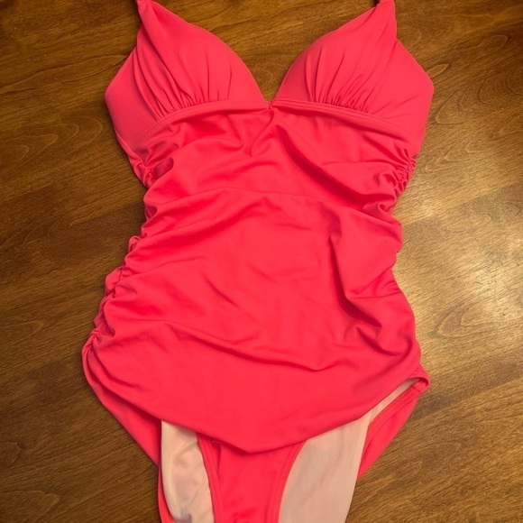 Victoria’s Secret Hot Pink Bathing Suit Ladies S/P EUC Summer Pool Beach Chic - Picture 9 of 9